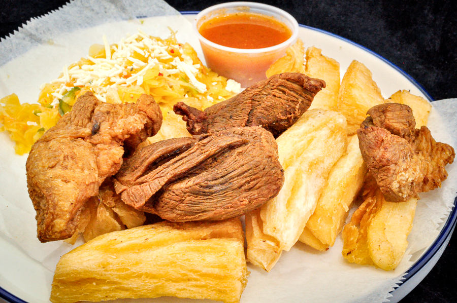 Yuca con Chicharron-03